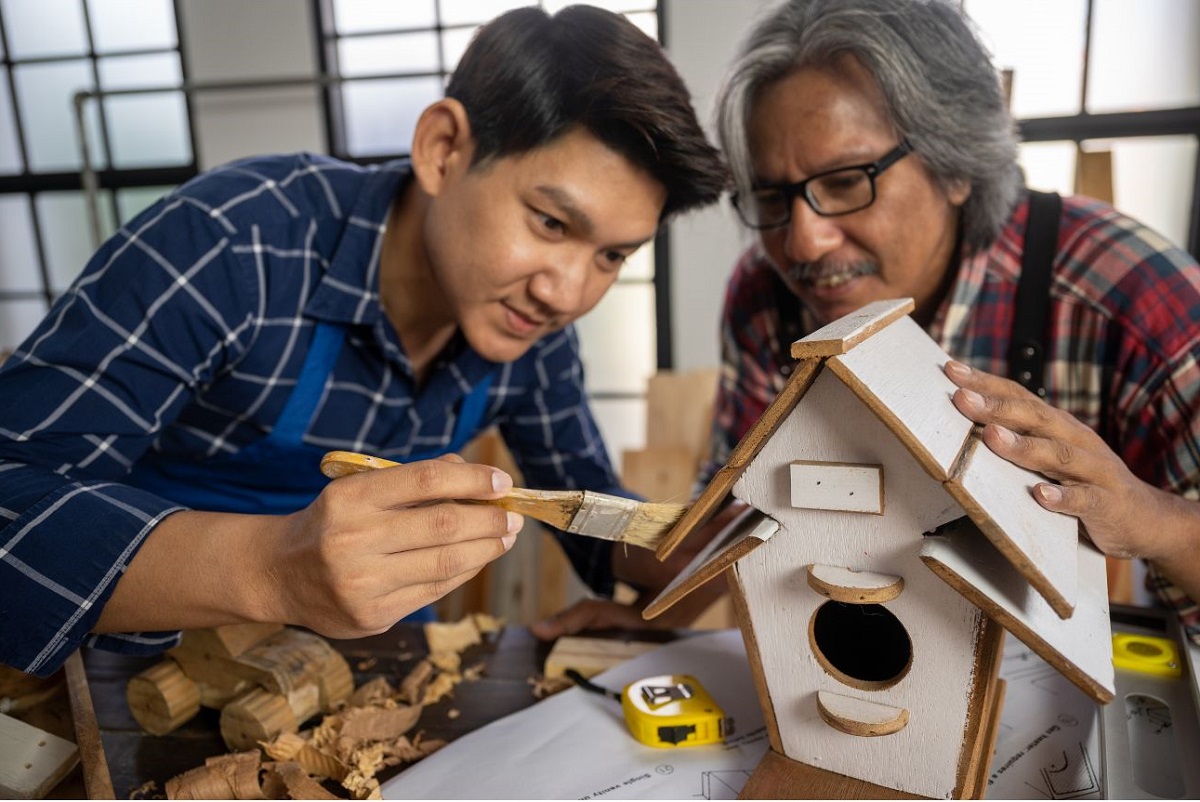 Demonstration speech - how to build a birdhouse
